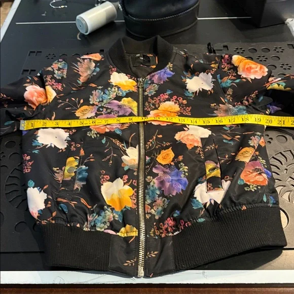 Forever 21 Black Floral Bomber Jacket - Picture 8 of 9